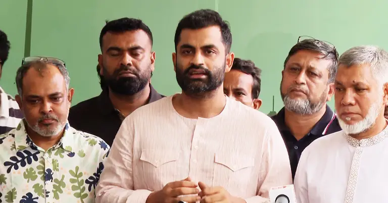 সাংবাদিকদের সঙ্গে কথা বলেছেন তামিম ইকবাল